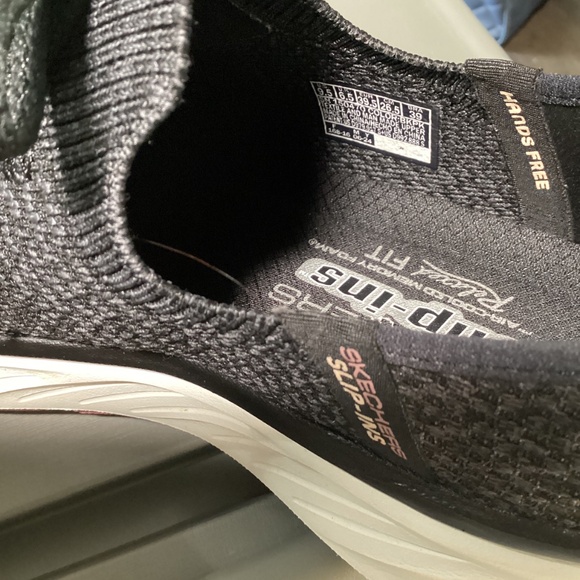 Skechers Slip-ins - Picture 4 of 5